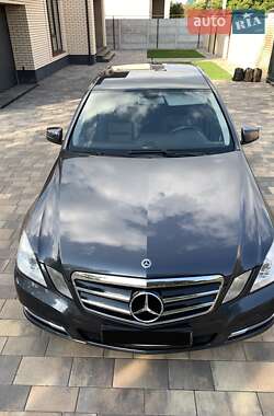 Седан Mercedes-Benz E-Class 2012 в 