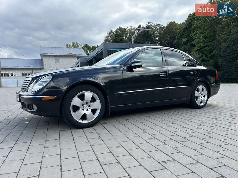 Седан Mercedes-Benz E-Class 2003 в Долине