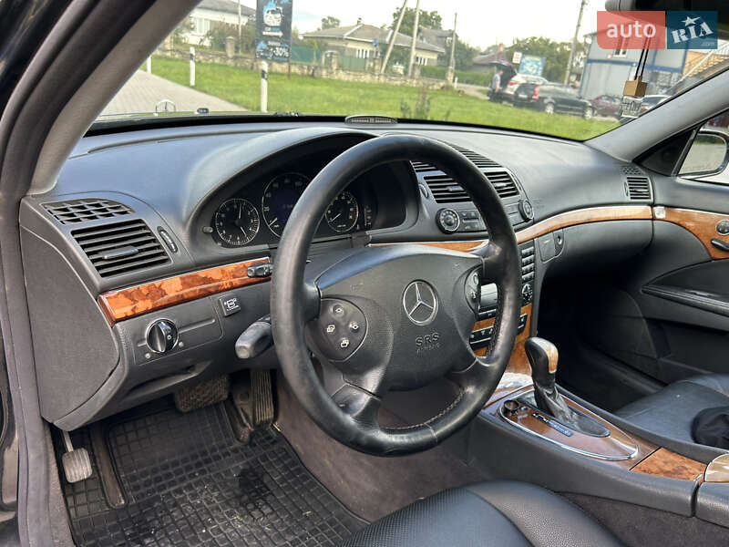 Седан Mercedes-Benz E-Class 2003 в Долине