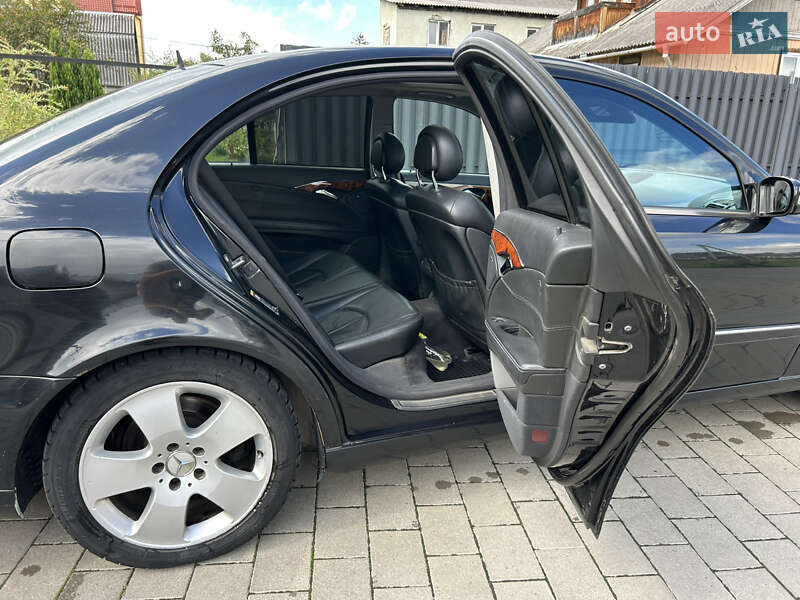 Седан Mercedes-Benz E-Class 2003 в Долине