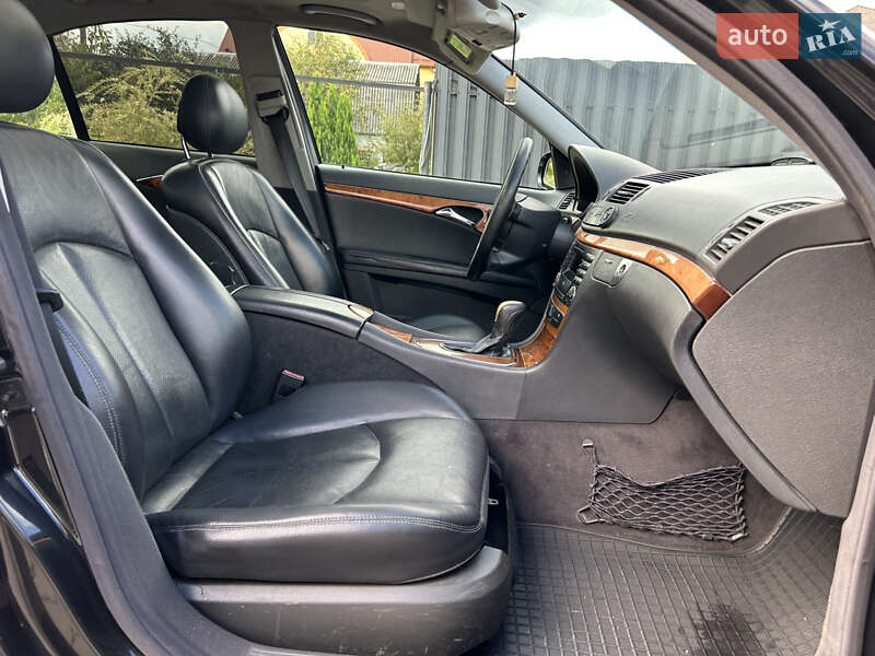 Седан Mercedes-Benz E-Class 2003 в Долине