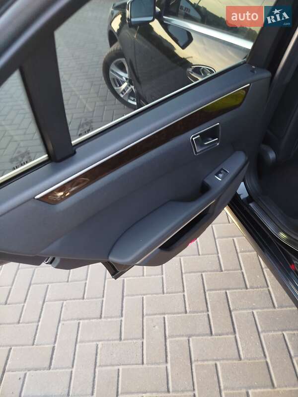 Седан Mercedes-Benz E-Class 2012 в Горишних Плавнях