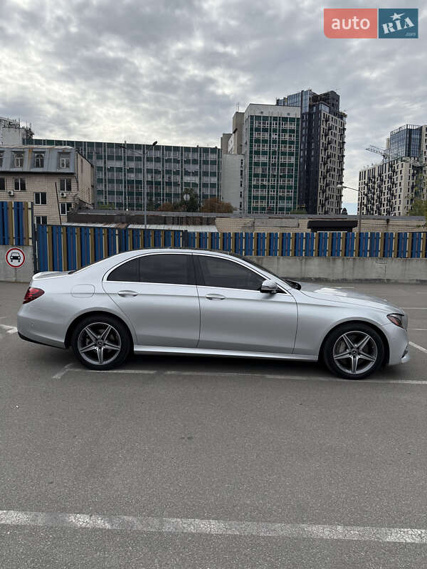 Седан Mercedes-Benz E-Class 2018 в Києві