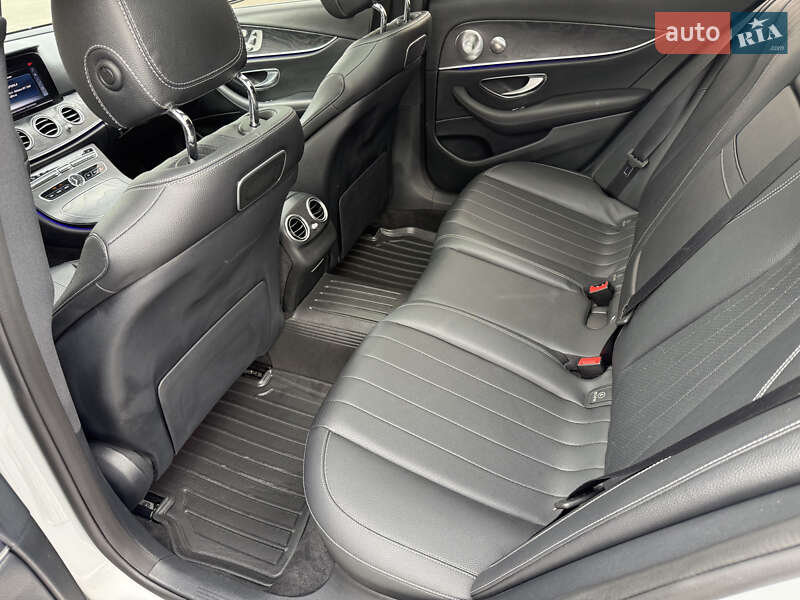 Седан Mercedes-Benz E-Class 2018 в Києві