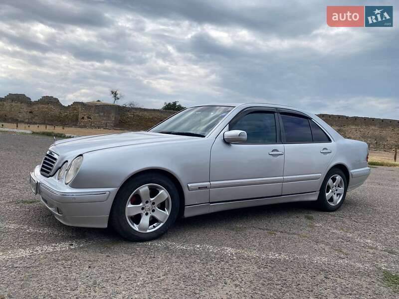 Седан Mercedes-Benz E-Class 2001 в Белгороде-Днестровском