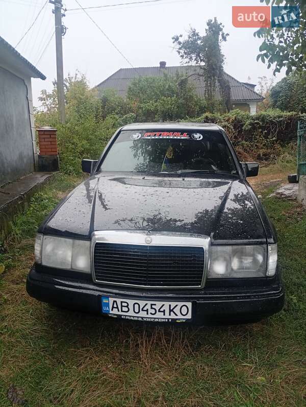 Хетчбек Mercedes-Benz E-Class 1986 в Могилів-Подільському