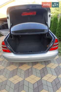 Седан Mercedes-Benz E-Class 2003 в 