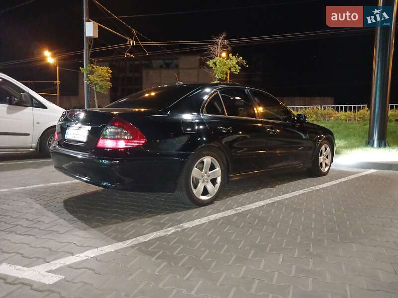 Седан Mercedes-Benz E-Class 2006 в Дніпрі