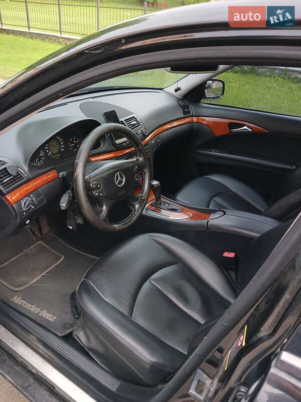 Седан Mercedes-Benz E-Class 2006 в Дніпрі