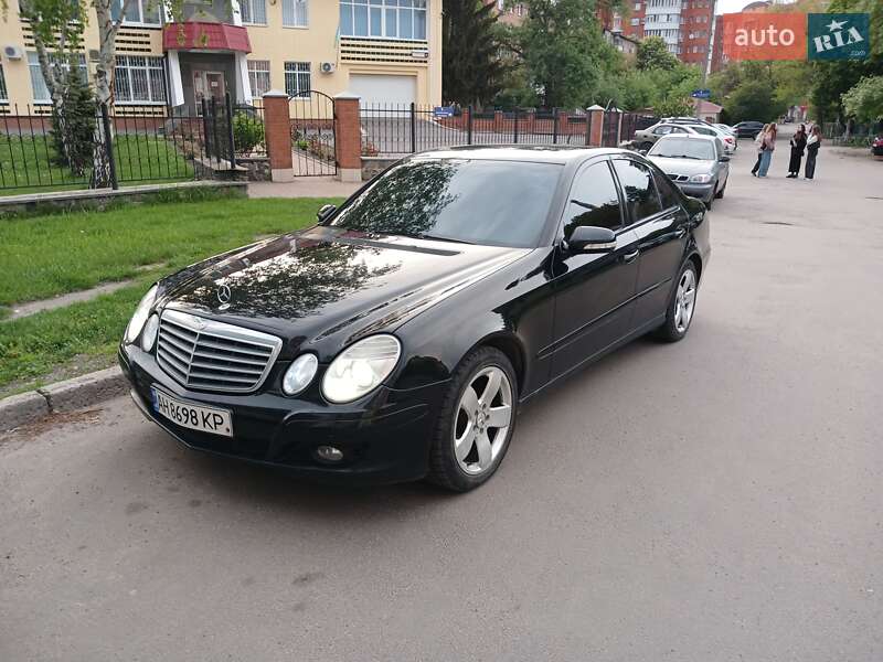 Седан Mercedes-Benz E-Class 2006 в Дніпрі