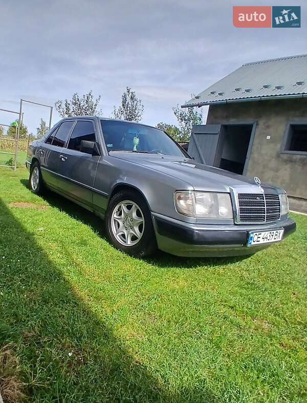 Седан Mercedes-Benz E-Class 1989 в Коритному