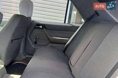 Седан Mercedes-Benz E-Class 1989 в 
