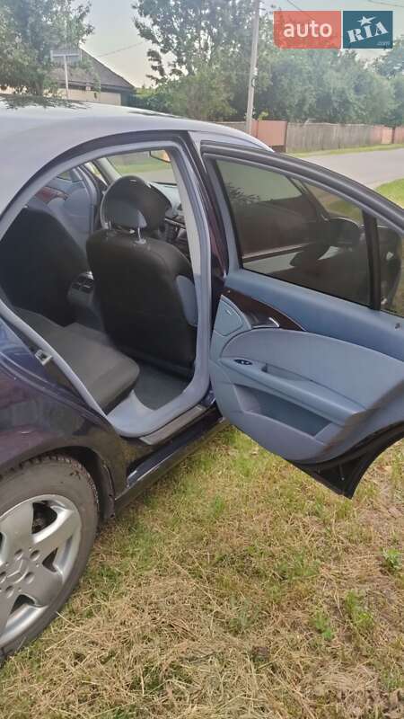 Седан Mercedes-Benz E-Class 2003 в Харькове
