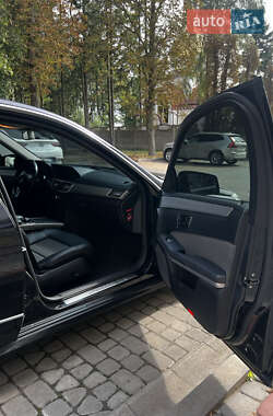 Седан Mercedes-Benz E-Class 2012 в 