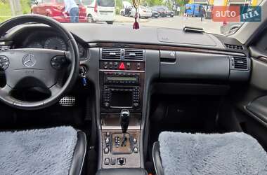Седан Mercedes-Benz E-Class 2001 в 