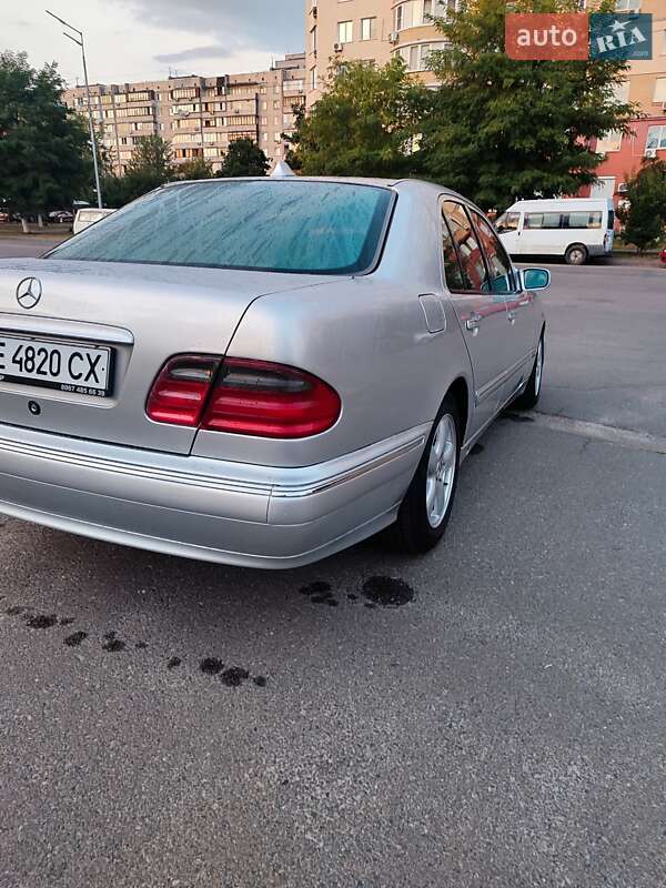 Седан Mercedes-Benz E-Class 2000 в Киеве