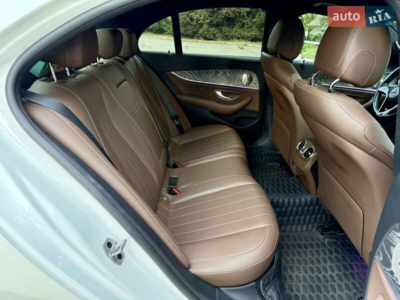 Седан Mercedes-Benz E-Class 2020 в Днепре