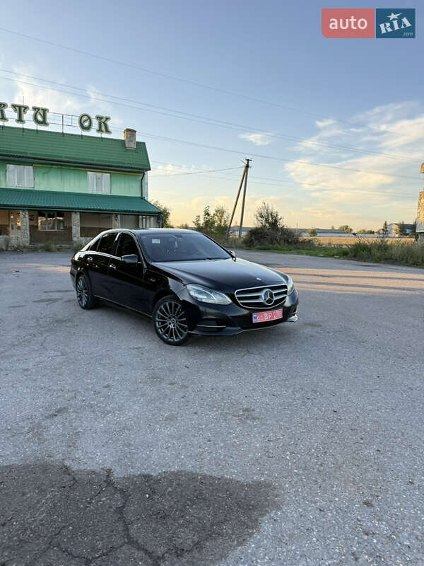Седан Mercedes-Benz E-Class 2015 в Львове