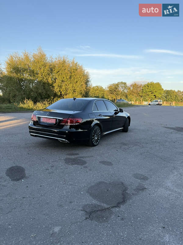 Седан Mercedes-Benz E-Class 2015 в Львове