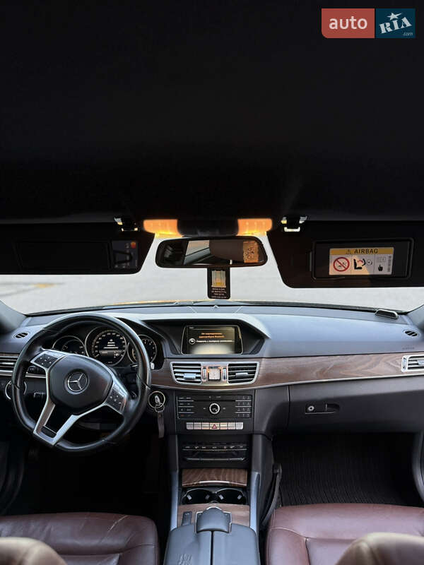 Седан Mercedes-Benz E-Class 2015 в Львове