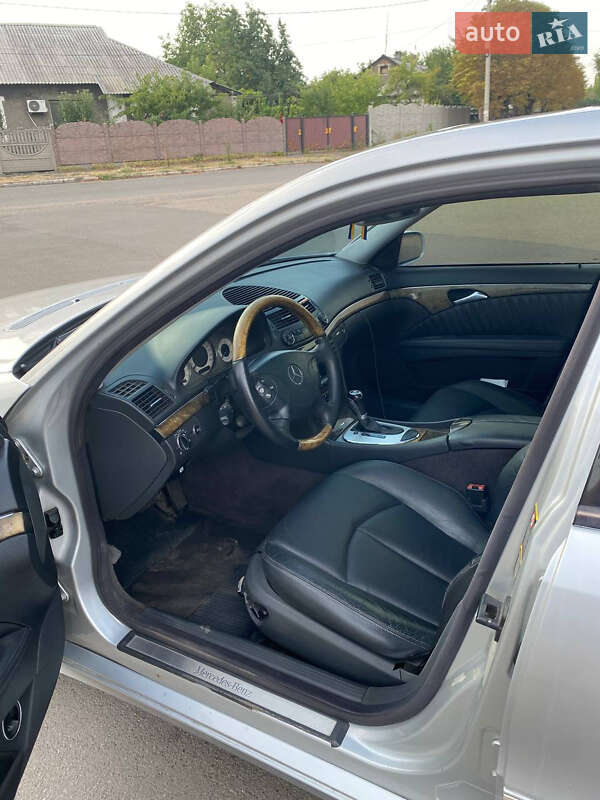 Седан Mercedes-Benz E-Class 2003 в Киеве