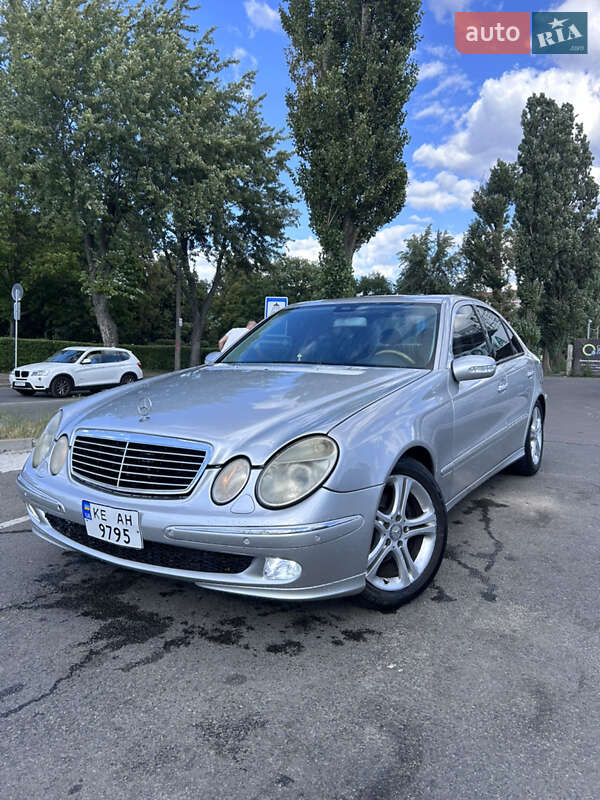 Седан Mercedes-Benz E-Class 2003 в Киеве