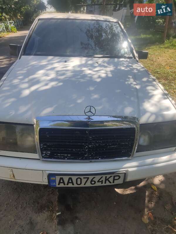 Mercedes-Benz E-Class 1987