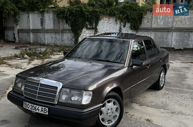 Седан Mercedes-Benz E-Class 1992 в Києві