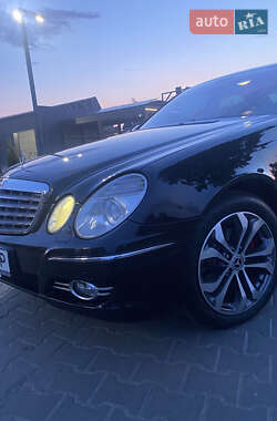 Седан Mercedes-Benz E-Class 2008 в 