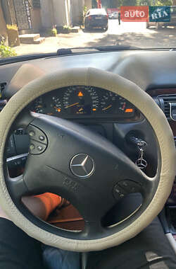 Седан Mercedes-Benz E-Class 2000 в 