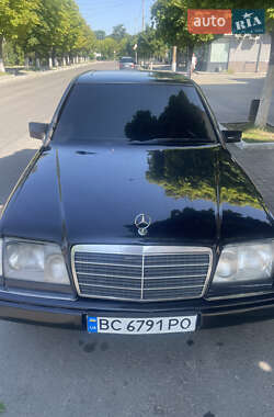 Седан Mercedes-Benz E-Class 1995 в Долині