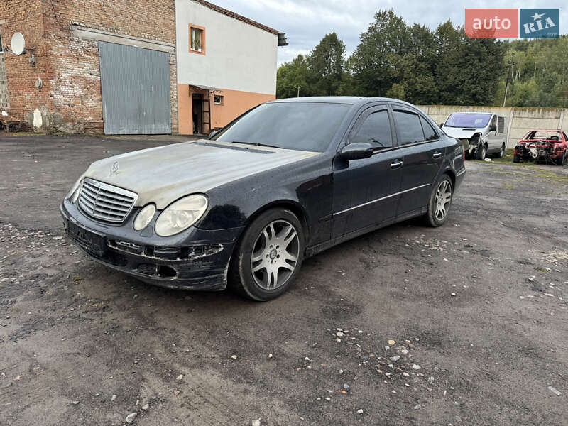 Седан Mercedes-Benz E-Class 2004 в Ровно