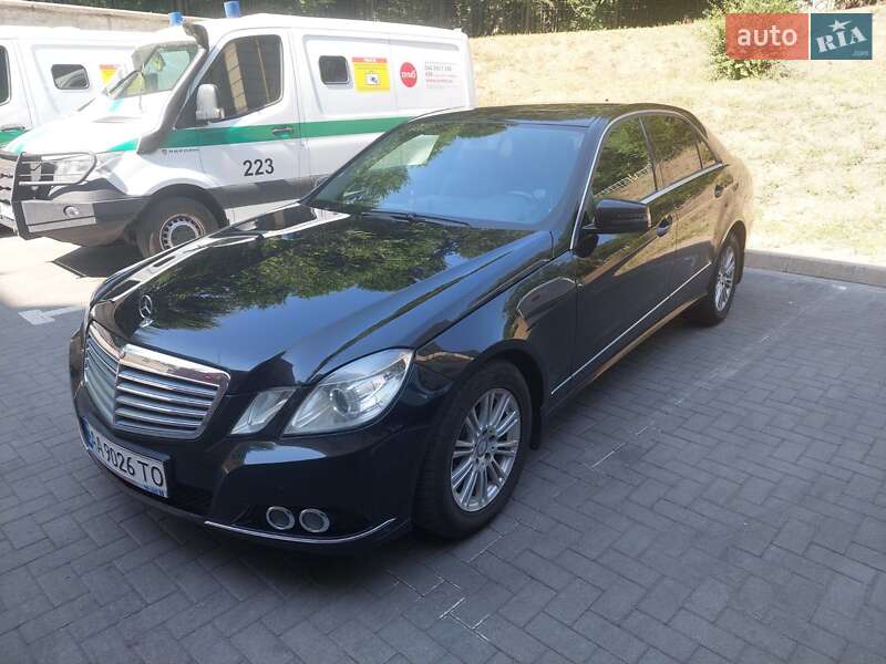 Седан Mercedes-Benz E-Class 2010 в Запорожье