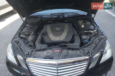 Седан Mercedes-Benz E-Class 2010 в 