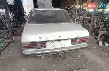 Седан Mercedes-Benz E-Class 1982 в Черкассах