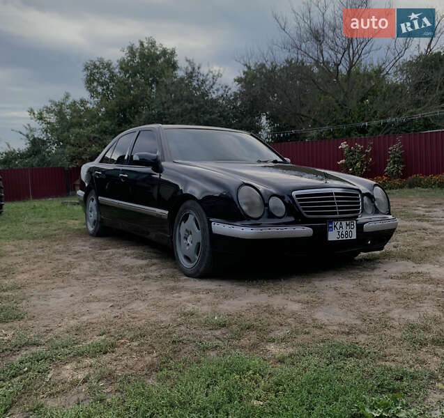 Mercedes-Benz E-Class 2000 Mercedes-Benz E-Class 2000