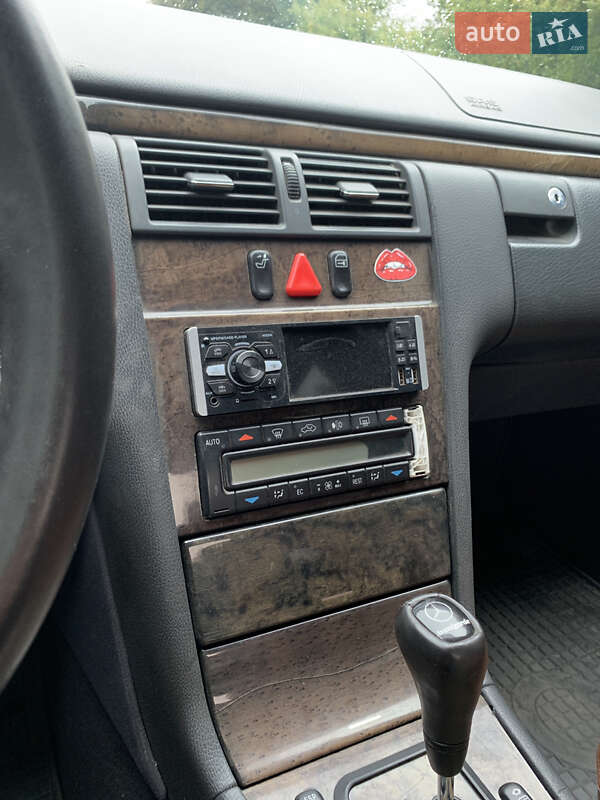 Седан Mercedes-Benz E-Class 2000 в Андрушівці фото 13 Седан Mercedes-Benz E-Class 2000 в Андрушівці