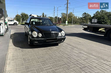 Седан Mercedes-Benz E-Class 2000 в 