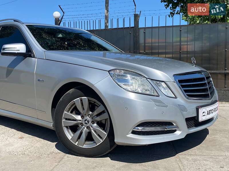 Универсал Mercedes-Benz E-Class 2010 в Киеве