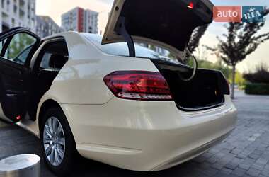 Седан Mercedes-Benz E-Class 2013 в 
