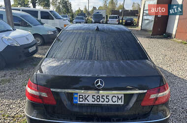 Седан Mercedes-Benz E-Class 2011 в 