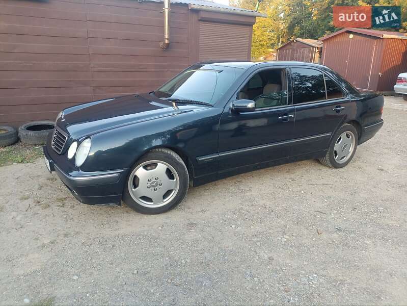 Седан Mercedes-Benz E-Class 2000 в Ивано-Франковске