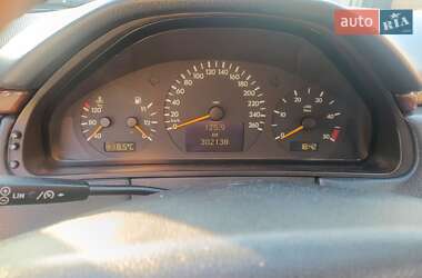 Седан Mercedes-Benz E-Class 2000 в 