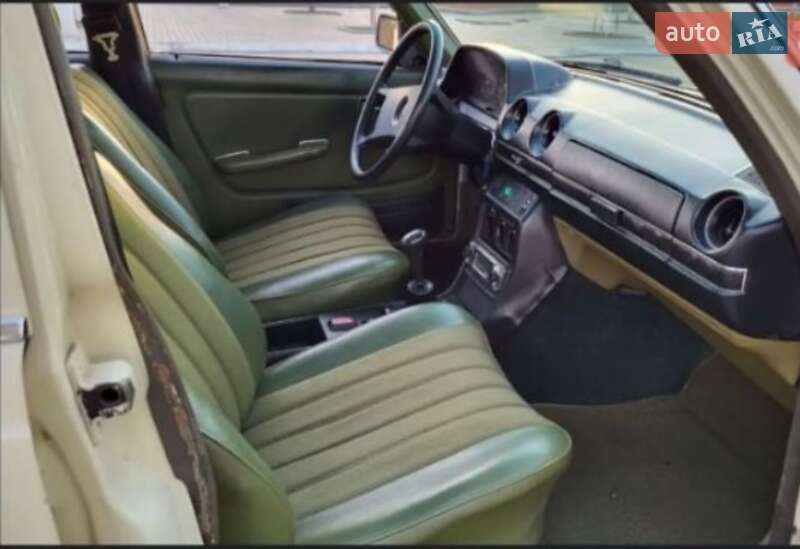 Седан Mercedes-Benz E-Class 1984 в Измаиле фото 2 Седан Mercedes-Benz E-Class 1984 в Измаиле