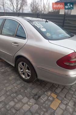 Седан Mercedes-Benz E-Class 2004 в 