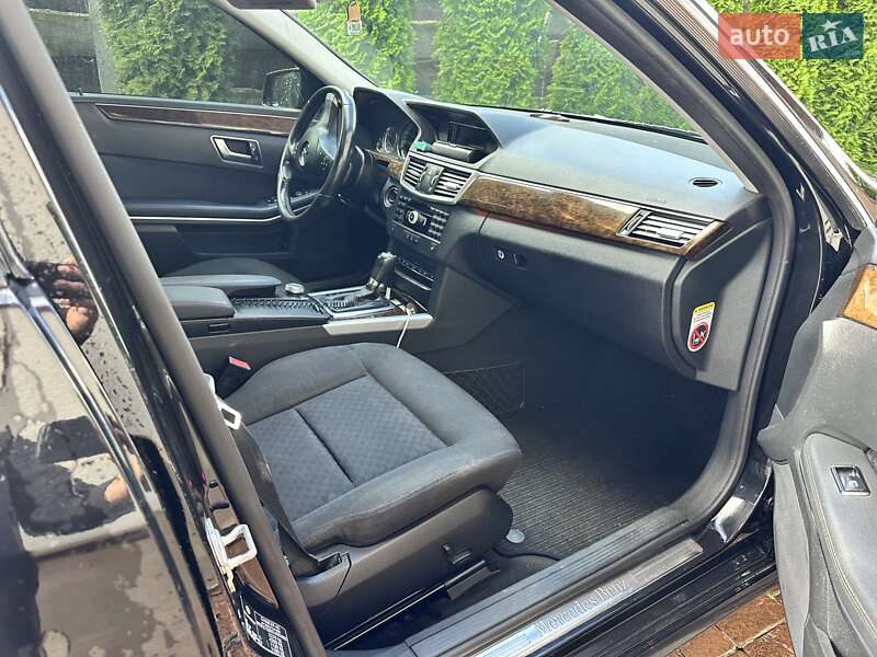 Седан Mercedes-Benz E-Class 2011 в Луцке