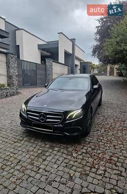 Седан Mercedes-Benz E-Class 2019 в Ужгороде