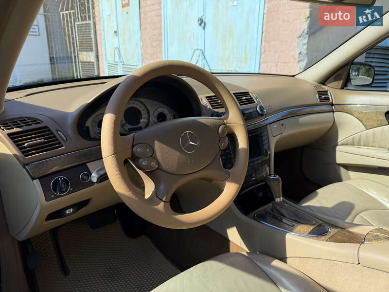 Седан Mercedes-Benz E-Class 2006 в Кропивницькому