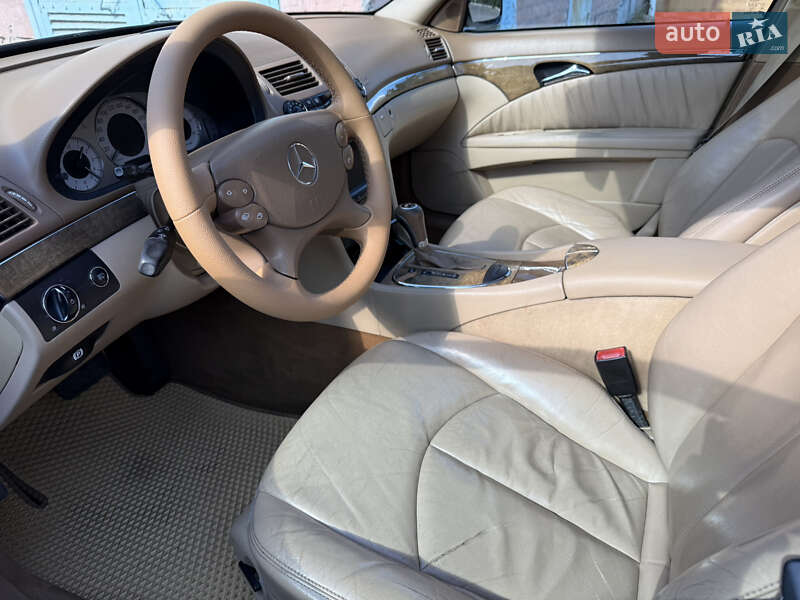 Седан Mercedes-Benz E-Class 2006 в Кропивницькому