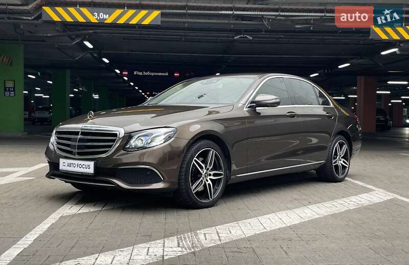 Седан Mercedes-Benz E-Class 2017 в Киеве
